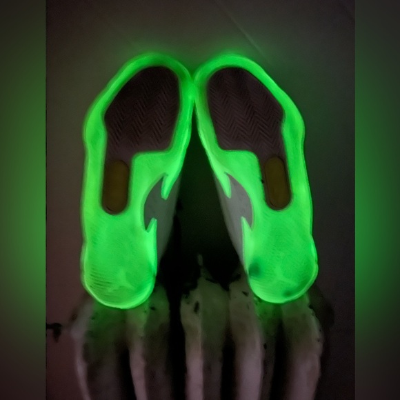 Glow in the Dark!!!  Nike Air Jordan Zion III - Picture 2 of 9